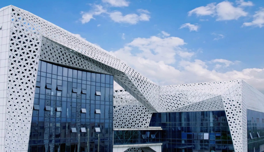微信小程序定制开发与模板建站的功能差异及适用场景对比